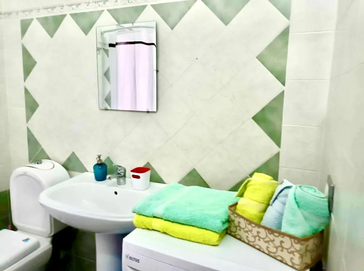 Saranda Rooms 0*,